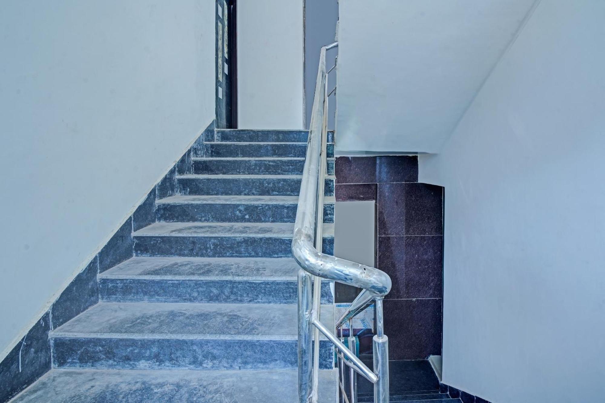 Flagship Hotel Sneh Inn Rms Colony Patna  Kültér fotó